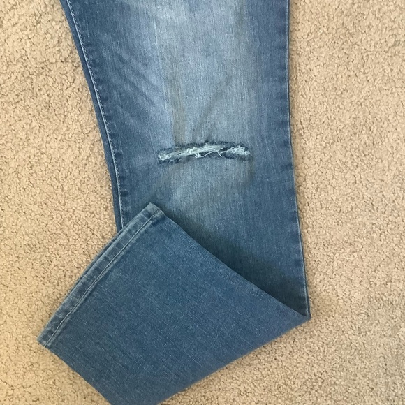 NWT Old Navy Womens Curvey Straight Stretch Distressed Jeans Size 8 - Picture 5 of 12